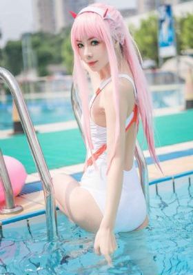 久久狼人大香伊蕉国产-首映电影未删减版