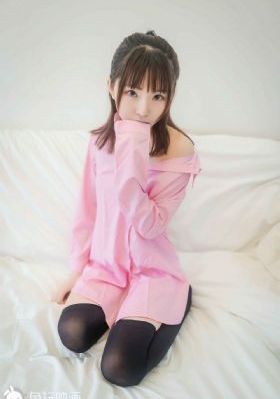 伸进她的小内裤疯狂揉摸的照片-高清正片完整无删减版