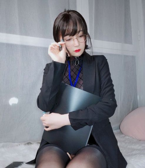 《年轻的女教师》hd电影-全集免费免费观看视频