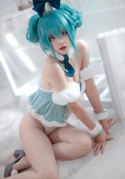 精品久久三级-经典在线观看完整版